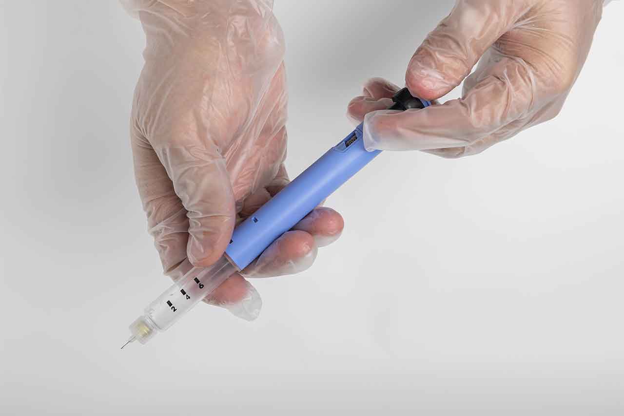 How often should the needle of the Insulin pen be changed