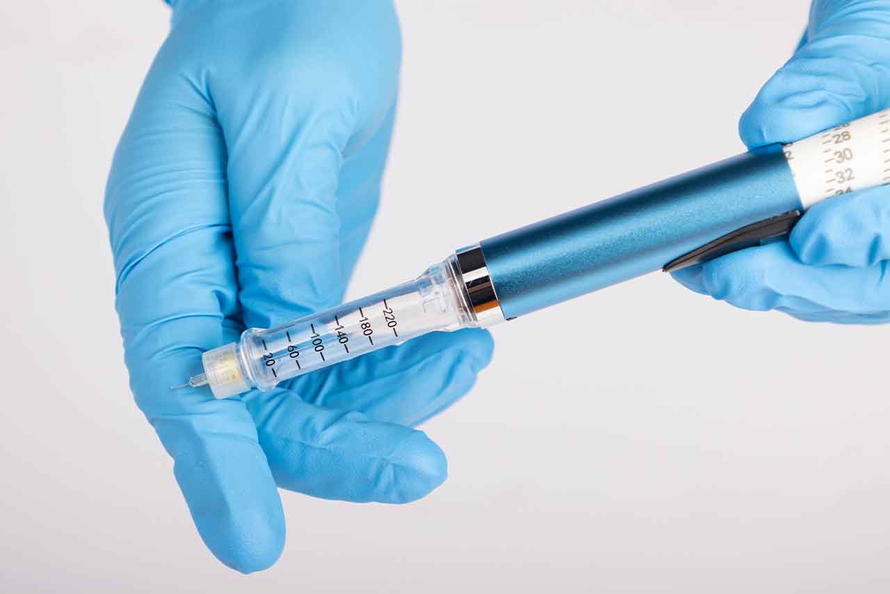 How often do I change the needle of an insulin pen